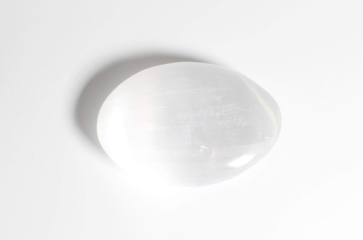 MINERALUNIVERSE Natural White Selenite Palm Stone - Healing Crystal - Large Crystal Selenite Spiritual Healing Massage Stone