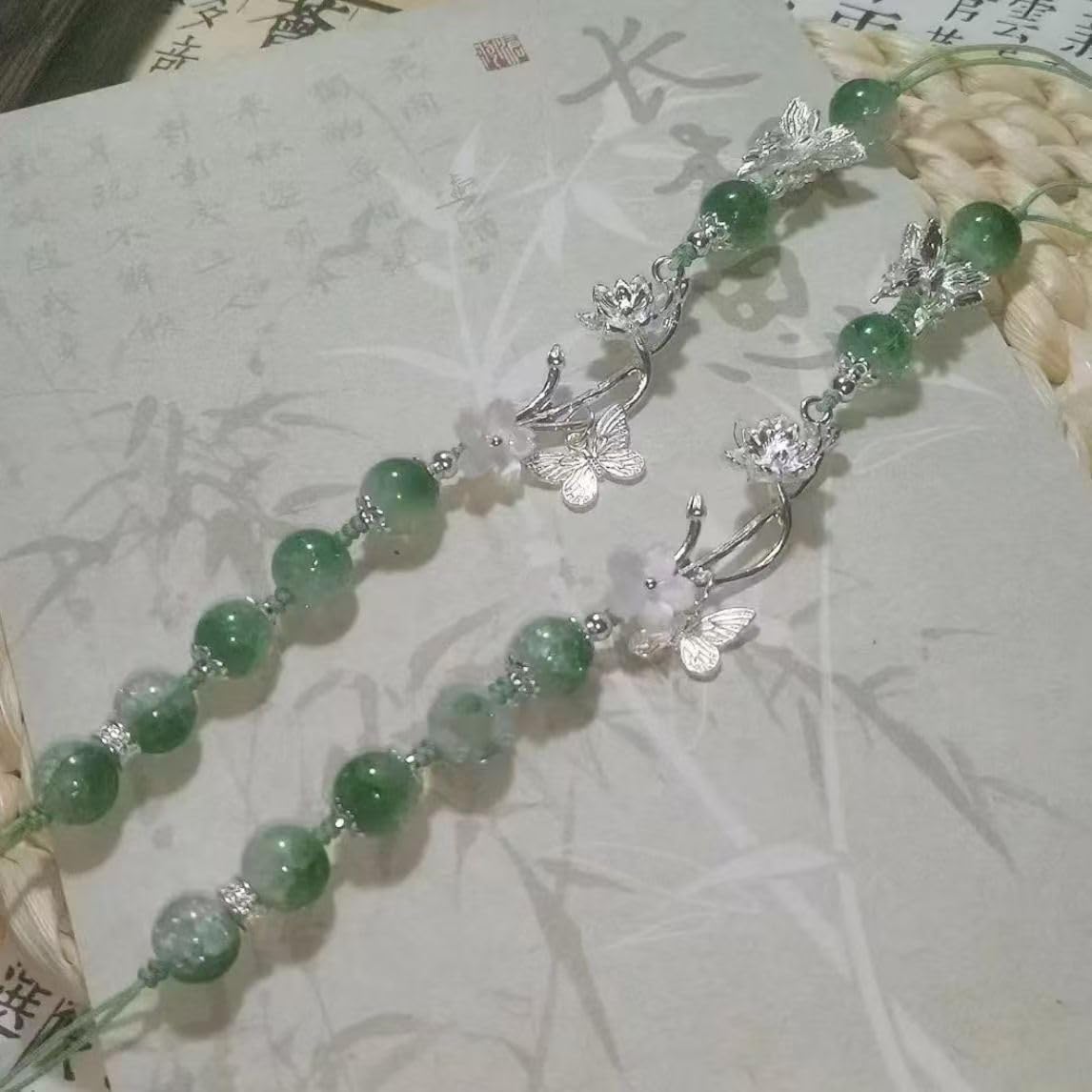 PLwelth Green Crystal Beaded Bracelets for Women Cute Butterfly Flower Pendant Bracelet Adjustable Imitation Jade Bracelet Handmade Healing Beaded Bracelet Friendship Jewelry Birthday Christmas Gifts