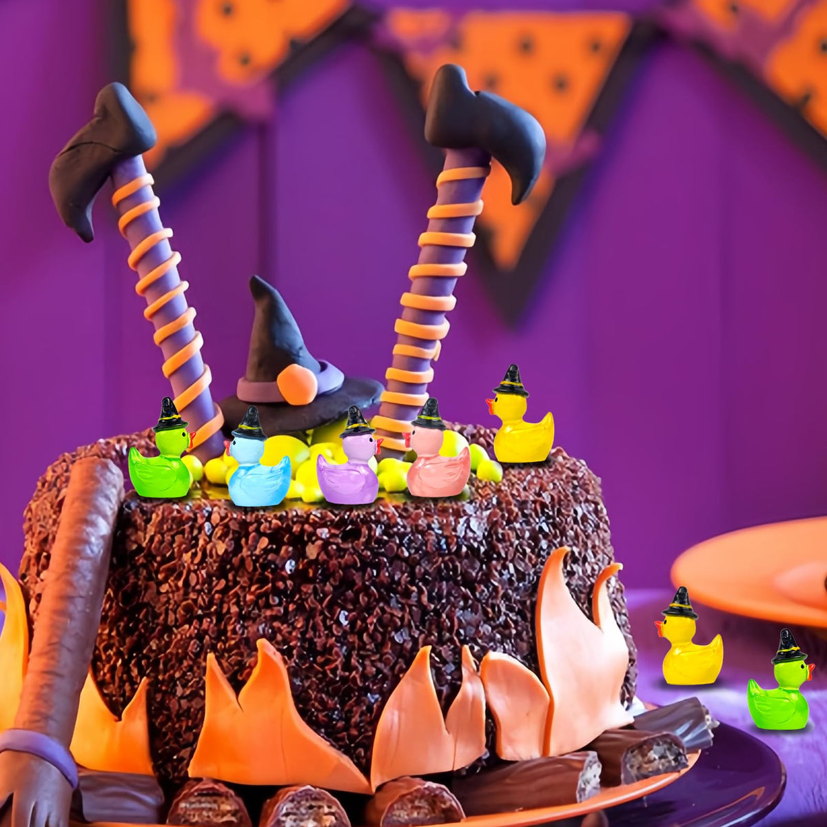 Feivando 50 Pcs Halloween Luminous Mini Resin Ducks Glow in The Dark Tiny Little Duck Figures with Witch Hat Miniature Figurines for Halloween Crafts Micro Landscape Fairy Garden Party Decor