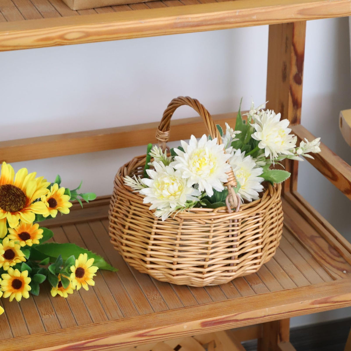 Small Gift Wicker Picnic Basket with Handle,Willow Flower Girl Basket for Weddings,Garden and Home Decor -Wicker Storage Basket-Natural
