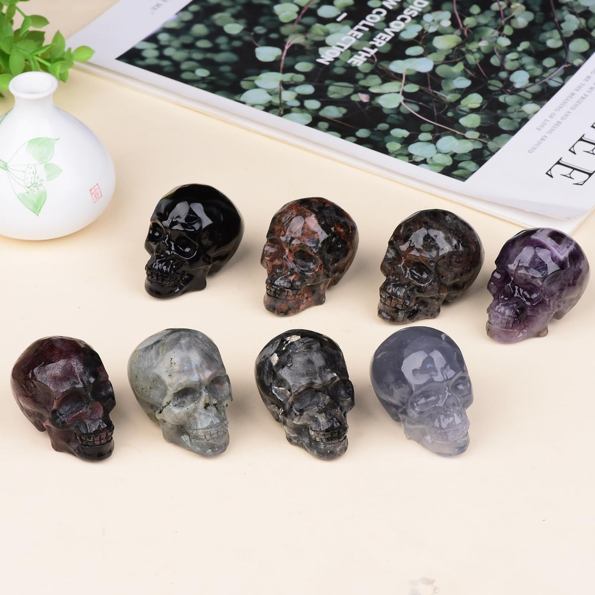 QLRSUXN 2 Inch Fluorite Crystal Skulls Decor,Human Skull Sculpture Statues Healing Crystal Decor,Halloween Skull Figurines,Home Office Decoration Christmas Meditation Gifts for Men Women