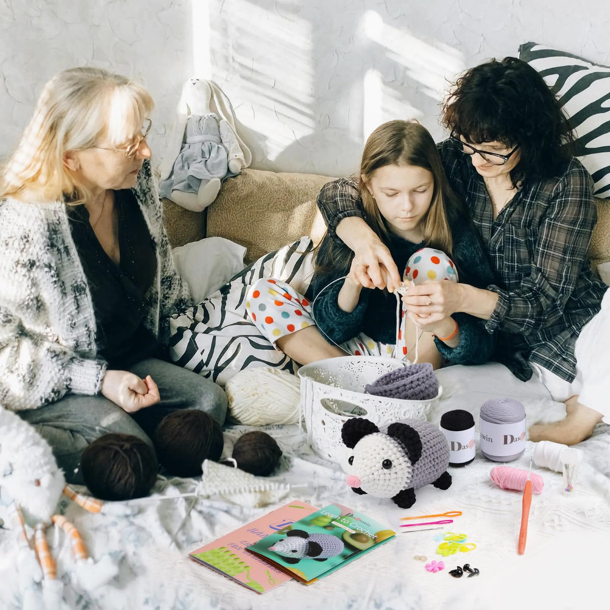 Dasonwin Crochet Kit for Beginners Adults & Kids, Learn to Crochet Step-by-Step with Video Tutorials, Easy Amigurumi Animal DIY Craft Kit, Complete Starter Set,Gift for Women & Teens