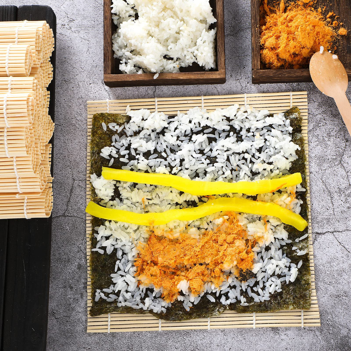 Hoolerry 24 Pcs Sushi Mat Bulk Bamboo Sushi Making Roller Non Stick Square Rolling Mat for Home Party Supplies, 9.5" x 9.5"