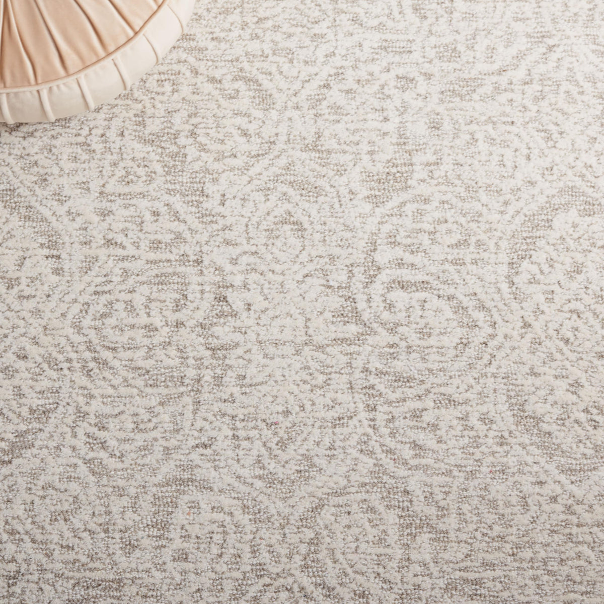 SAFAVIEH Area Rug 6x9 - Metro Collection - Natural & Ivory, Handmade Wool, Ideal for Living Room, Bedroom, Dining Space (MET998A)