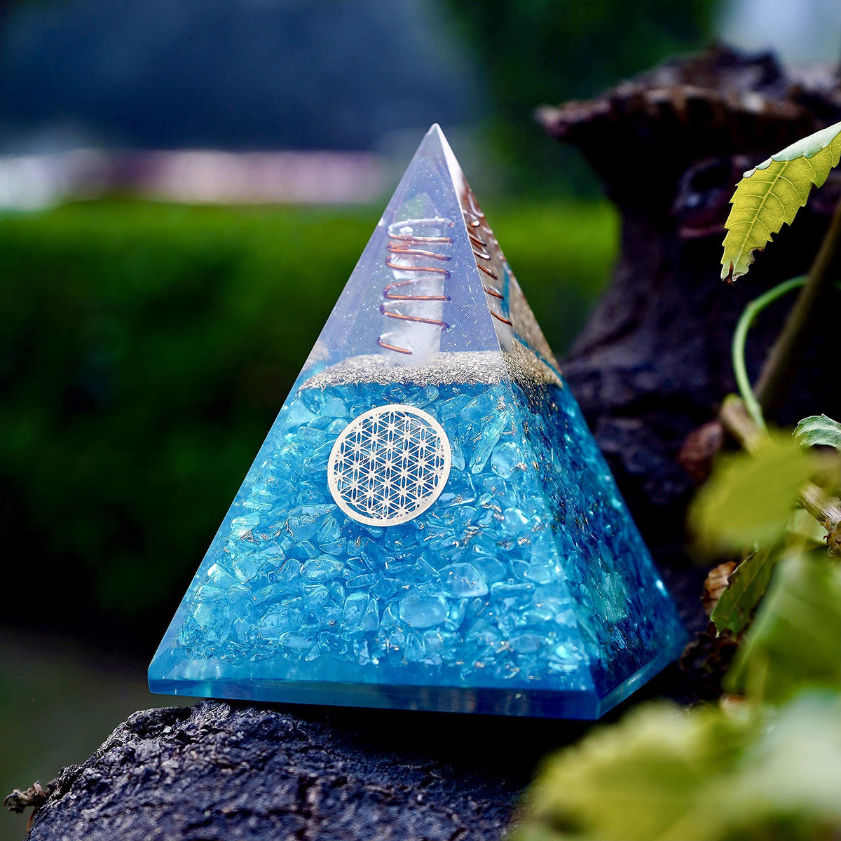 Orgone Aquamarine Pyramid – Handcrafted Healing Crystal for Positivity, Courage, Meditation, Yoga, Reiki & Chakra Balancing