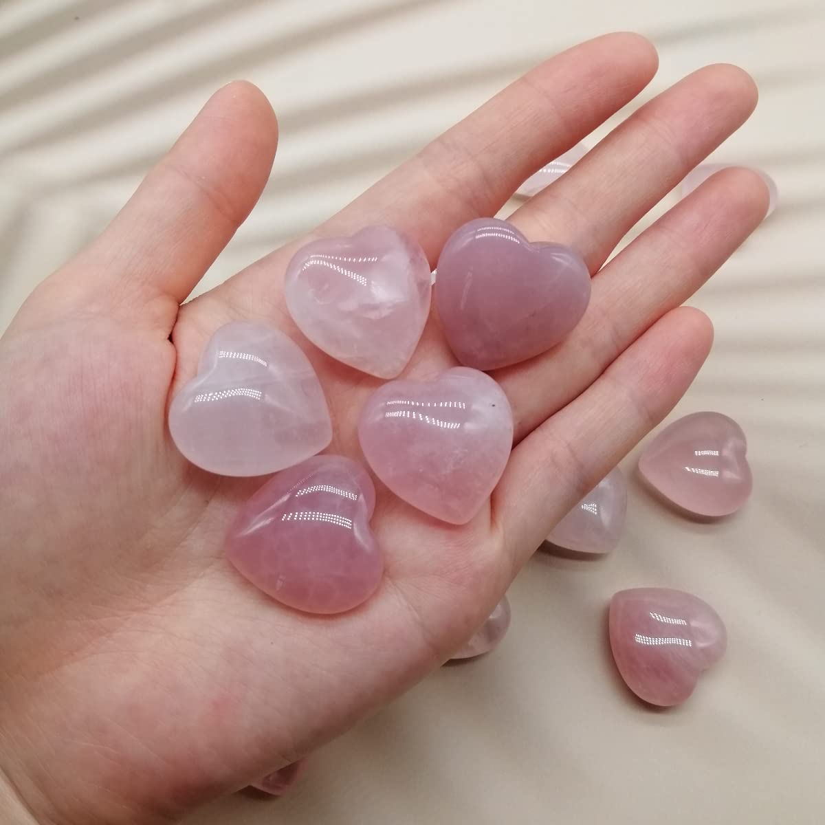 XMHOME Rose Quartz Heart Shaped Crystals 1"(25mm) 20 Pcs Chakra Natural Gemstones Worry Stones Bulk for Anxiety Jewelry Making Home Decor
