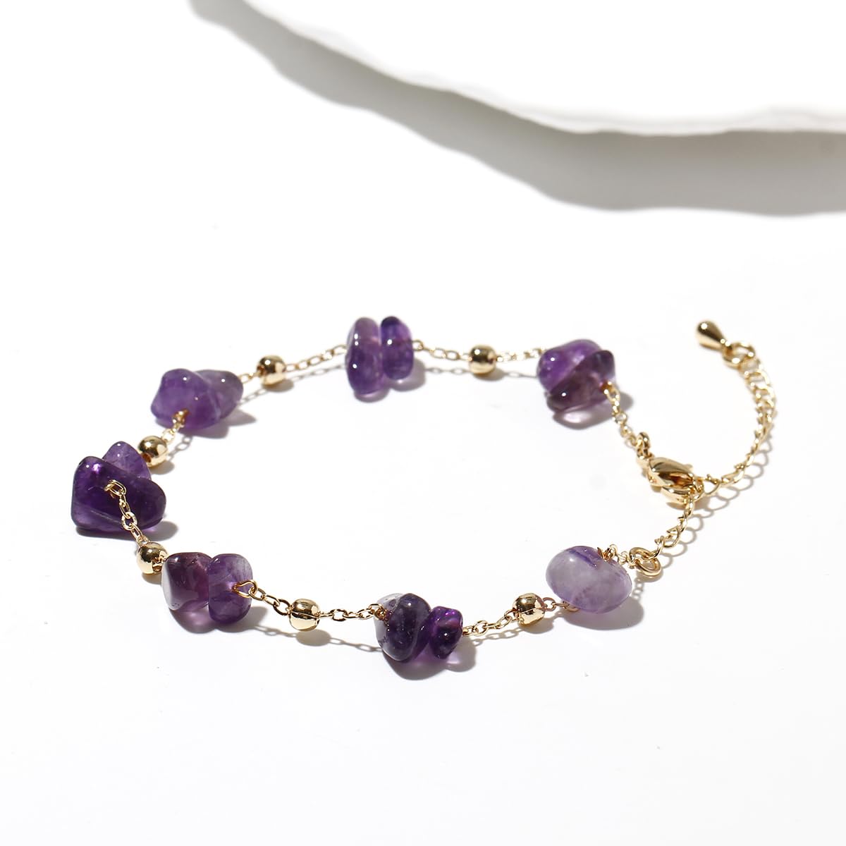 Jewever Chip Tumbled gems Bracelets for Women Copper Plated 14k Gold Chain Healing Crystals and Gemstones Bracelet Birthday Stone Gifts (Amethyst)