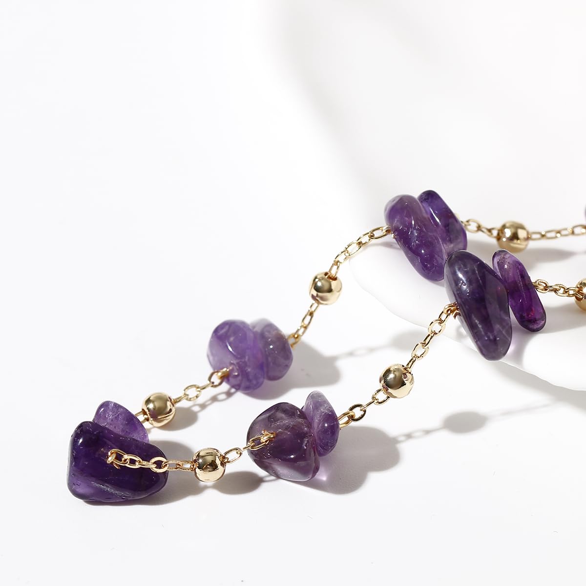Jewever Chip Tumbled gems Bracelets for Women Copper Plated 14k Gold Chain Healing Crystals and Gemstones Bracelet Birthday Stone Gifts (Amethyst)