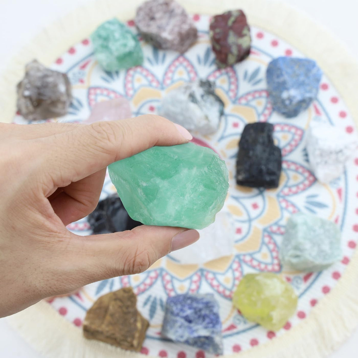 NUKAYAI 2Pcs Green Fluorite 1.8-2.2" Large Raw Crystals Natural Stones Rough Healing Crystals Green Fluorite for Tumbling Rocks Reiki Polishing Wire Wrapping Wicca Gifts DIY Tumbling Rock