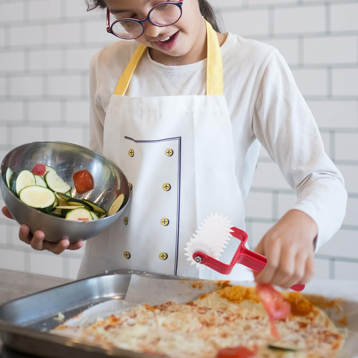 Zerodeko Pizza Dough Roller Docker 7.87 Inch Plastic Spike Wheel Kitchen Gadget for Even Pizza Crust Perforation and Bubble Prevention Baking Tool