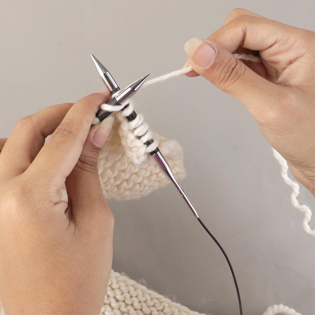 KnitPro Karbonz Fixed Circular Needle 24"(60cm) | US Size 6 (4mm)