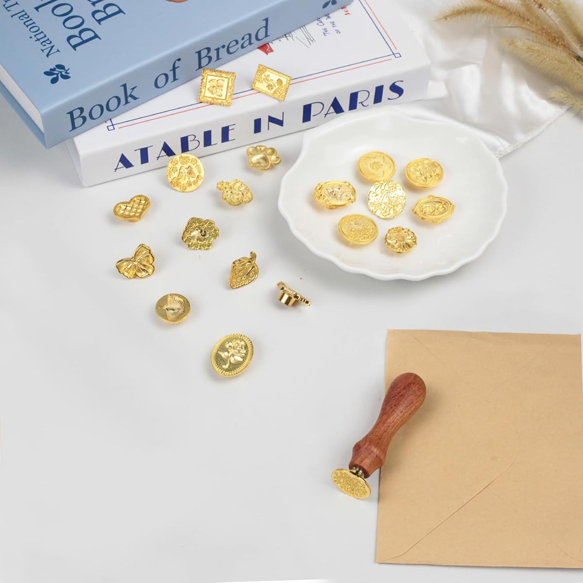 Wax Seal Stamp Kit，Sealing Wax Beads in 24 Colors、21pcs Sealing Wax Stamp Heads with Wooden Handle，Heater, Candle，Perfect for Wedding Invitations,Envelopes