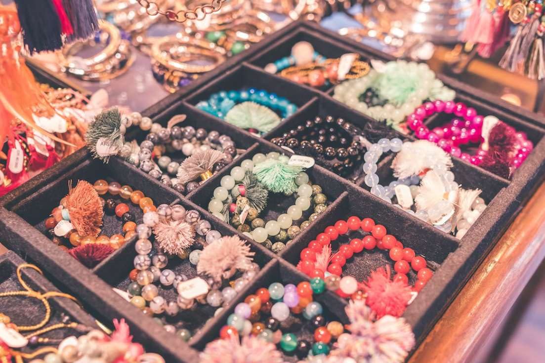 LAIDANLA Blue Agate 8mm Natural Stone Beads Round Loose Gemstone Stone Beads for DIY Bracelet Necklace Earrings Jewelry Making Polishing Beading 96PCS 2 Strand 32"