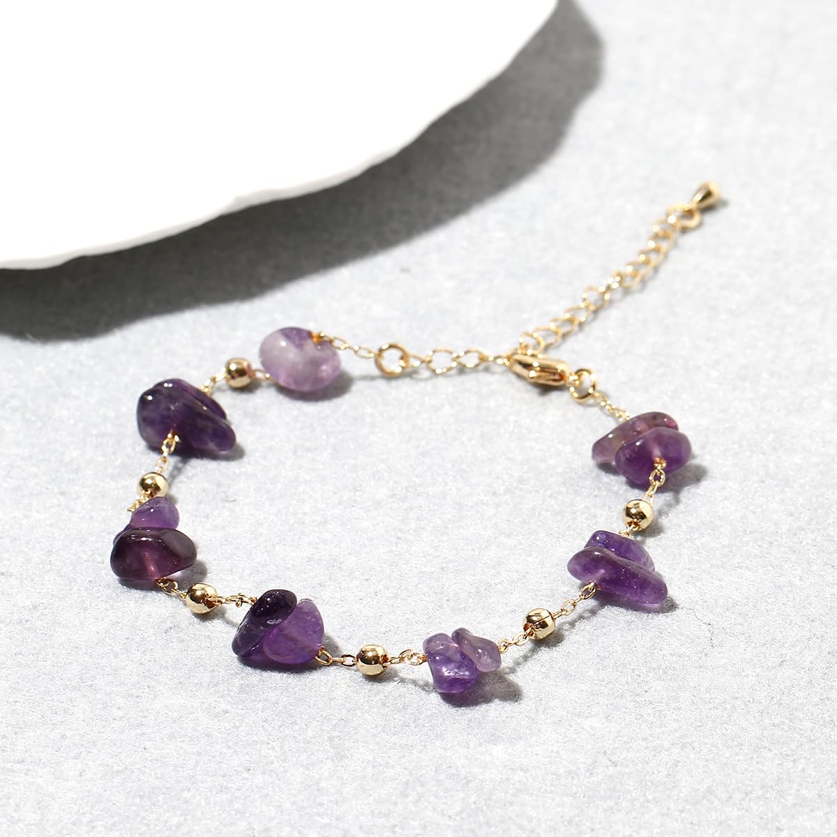 Jewever Chip Tumbled gems Bracelets for Women Copper Plated 14k Gold Chain Healing Crystals and Gemstones Bracelet Birthday Stone Gifts (Amethyst)