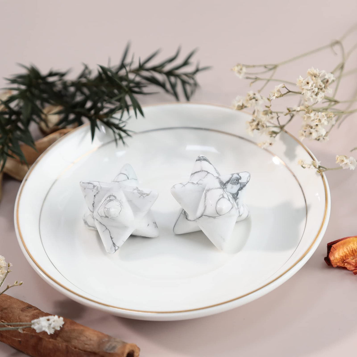 Loveliome Merkaba Star Crystal 1 Inch - Natural Gemstone Sacred Geometry, Hand Carved Six-Pointed Star Spiritual Gift for Meditation,Natural White Howlite