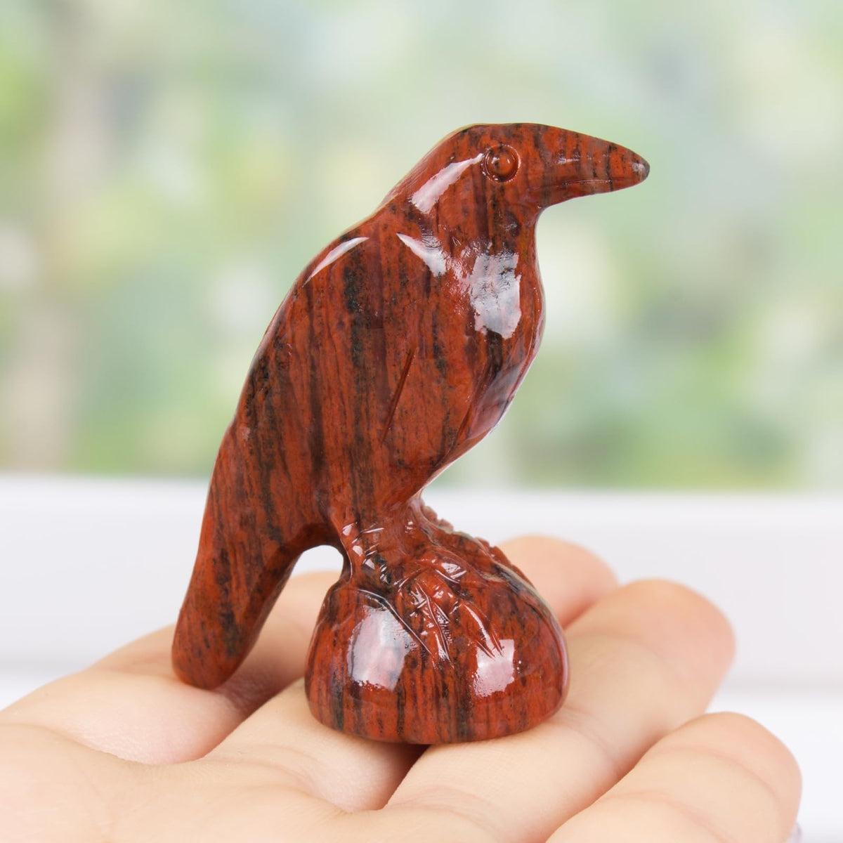 QLRSUXN Natural Red Sesame Stone Raven Figurines, 2 Inch Healing Crystal Animal Statues, Lucky Guardian Pocket Crow Figurines as Women’s Gifts, Raven Statues for Office Home Decor and Ornament.