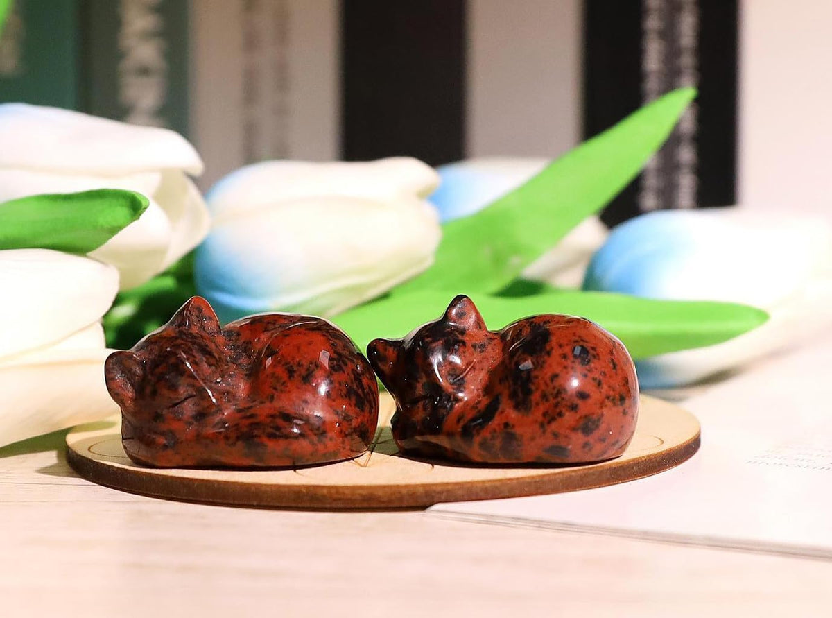 QINJIEJIE Red Obsidian Cat Crystals Decor Sleeping Cat Statue Healing Stone Decor Pocket Polished Gemstones Figurine Office Room Home Desk Decors Cute Gem Gifts for Women Men Stocking Stuffers