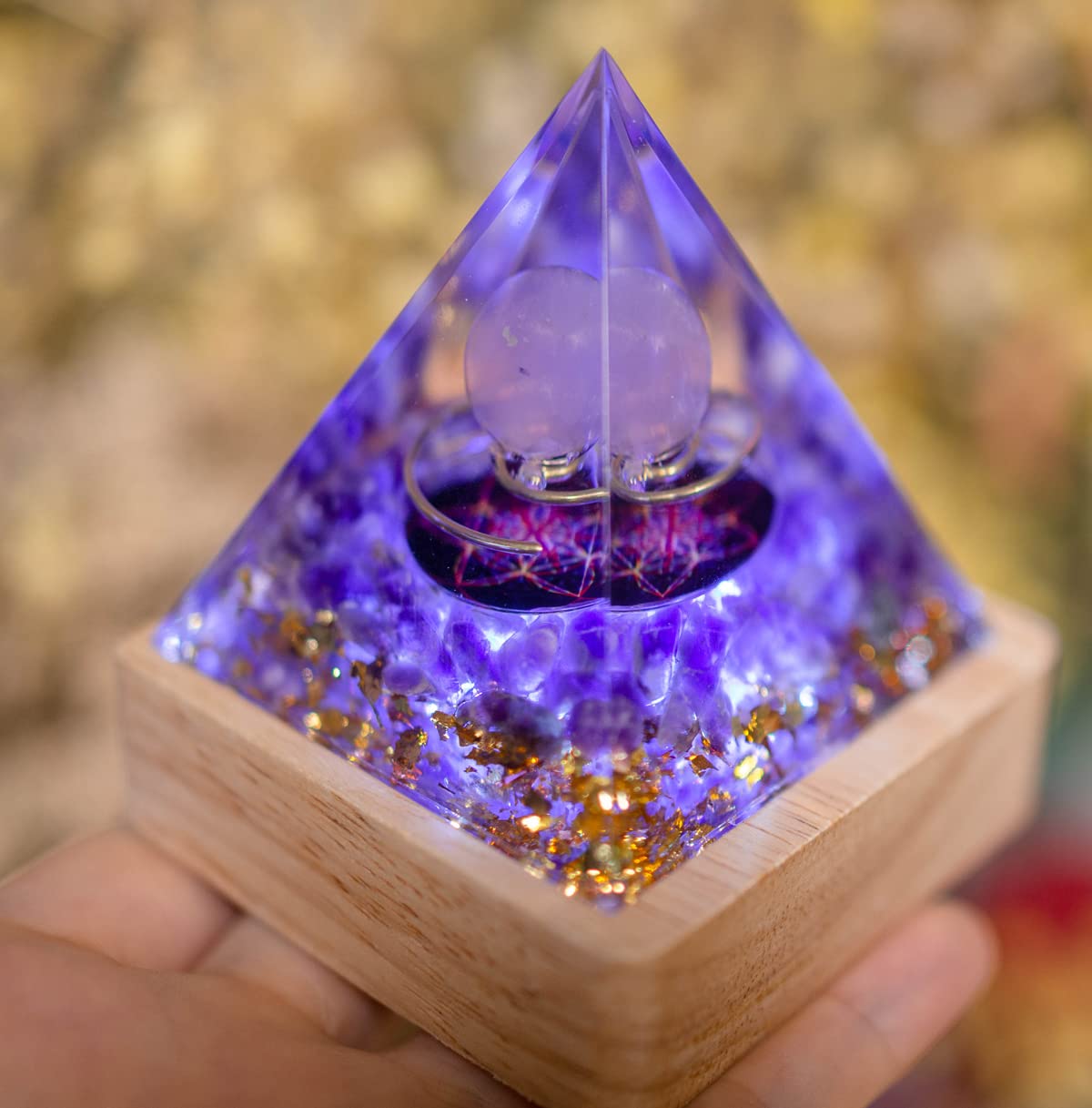 XQIGI Orgone Pyramid Crystal with Light Base, Orgonite Healing Meditation Reiki Stones Protection Amethyst with Copper for Anxiety Balance Anti-Stress Calmness Love (Moon)