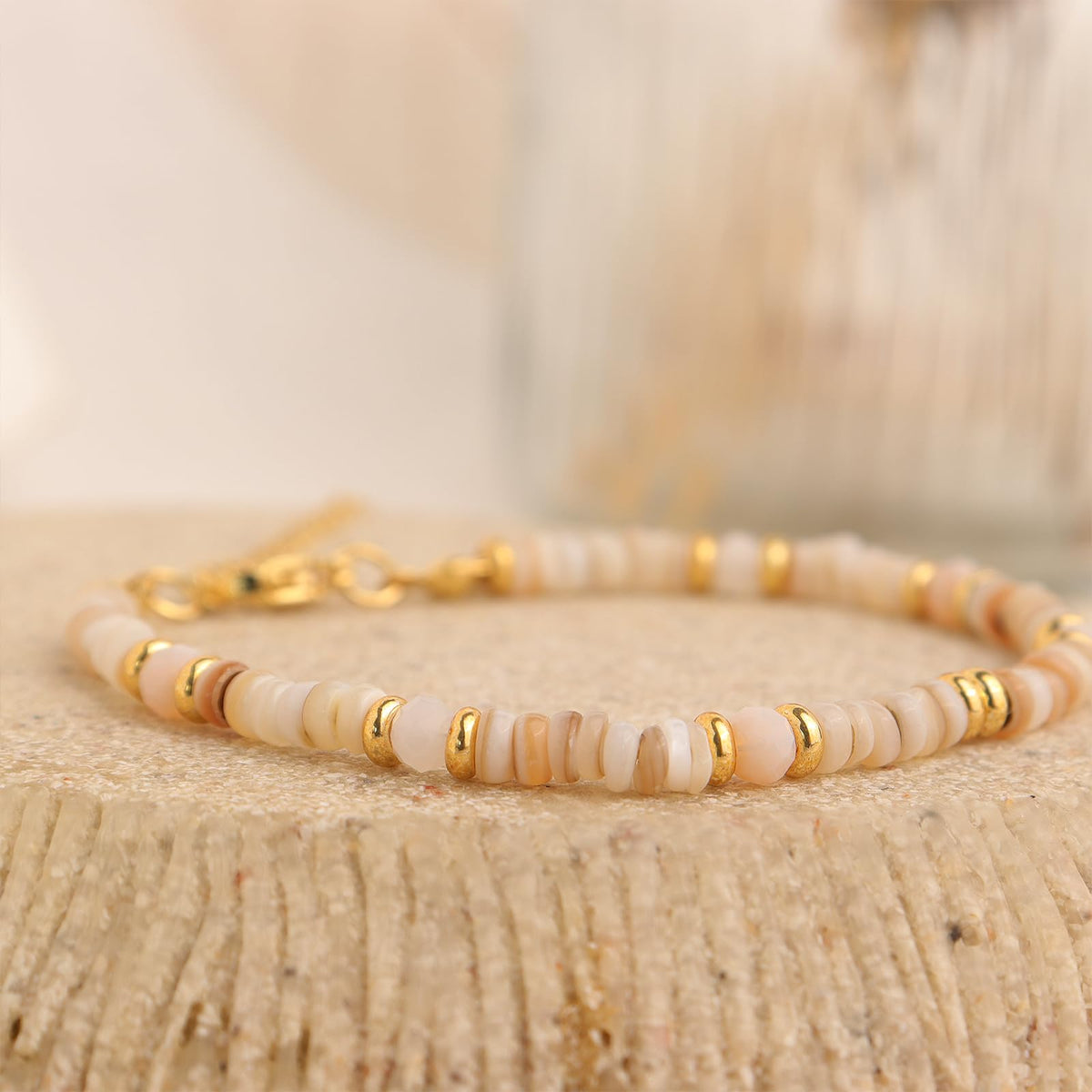 Frigotine Gold Gemstone Agate Beaded Bracelets for Women, Trendy Boho Handmade Crystal Natural Stone Seed Beads Chakra Bracelet Summer Beach Bohemian Jewelry Gift