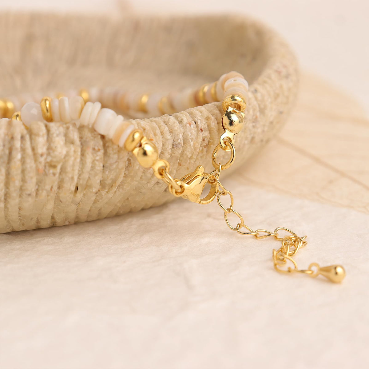 Frigotine Gold Gemstone Agate Beaded Bracelets for Women, Trendy Boho Handmade Crystal Natural Stone Seed Beads Chakra Bracelet Summer Beach Bohemian Jewelry Gift