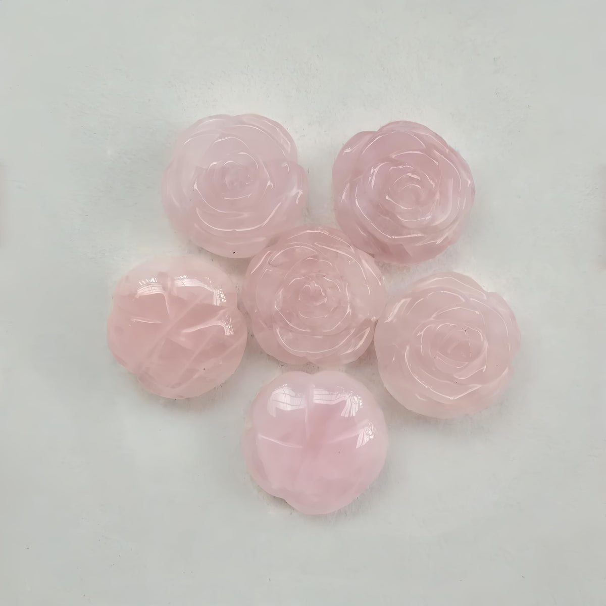 Sunshcat Natural Rose Quartz Crystal Rose Pendant,Three Dimensional Carved Healing Meditation Jewelry Crystals and Healing Stone Figurine,Suitable for DIY Jewelry Making and Valentine's Day Gift