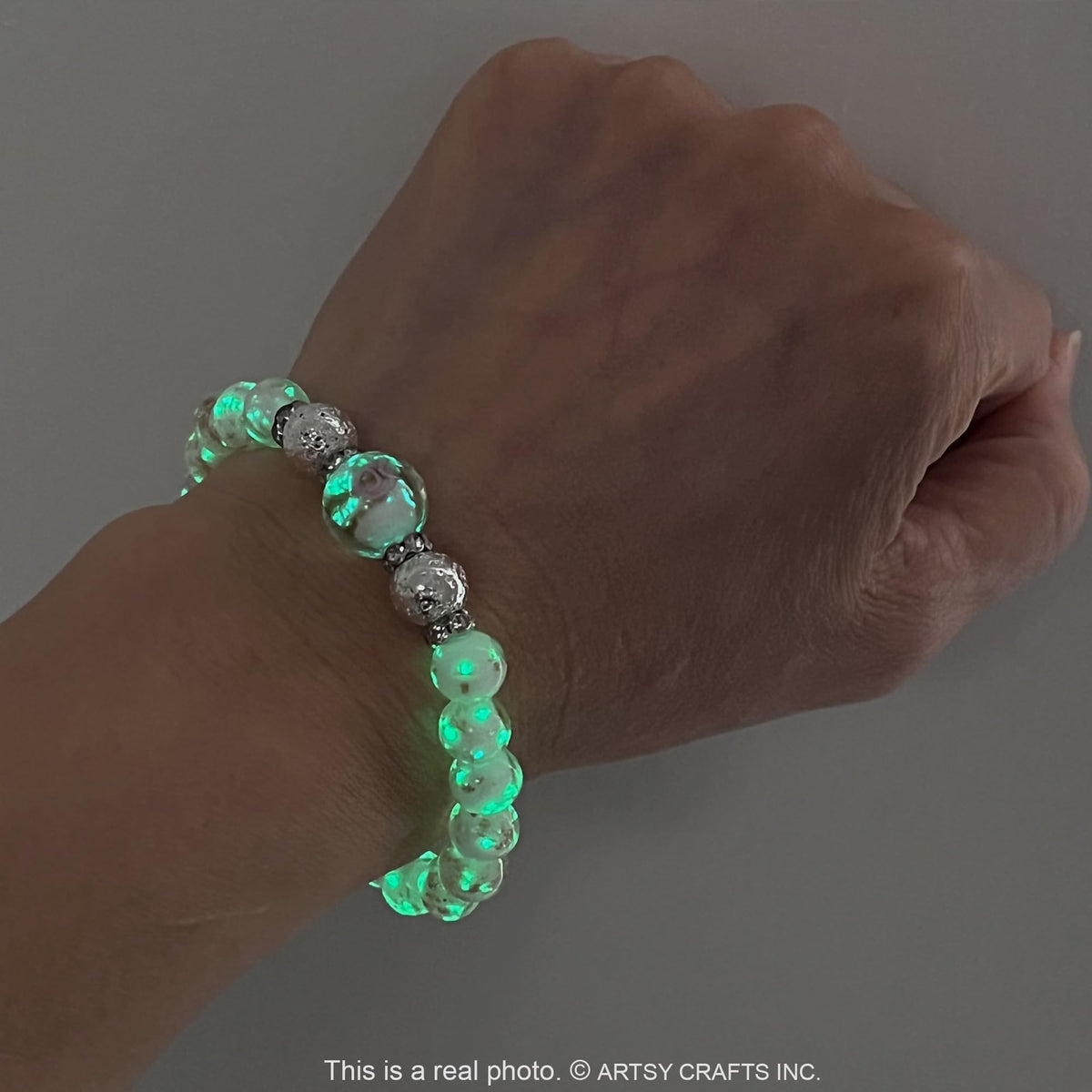 ARTSY Crafts Glow in the Dark Firefly Beads Bracelet for Women, Luminous Glass Beads Healing Crystal Glowing Beaded Bracelets, Mermaid Bracelet, Stretch Stackable Bangle Wristband (White)