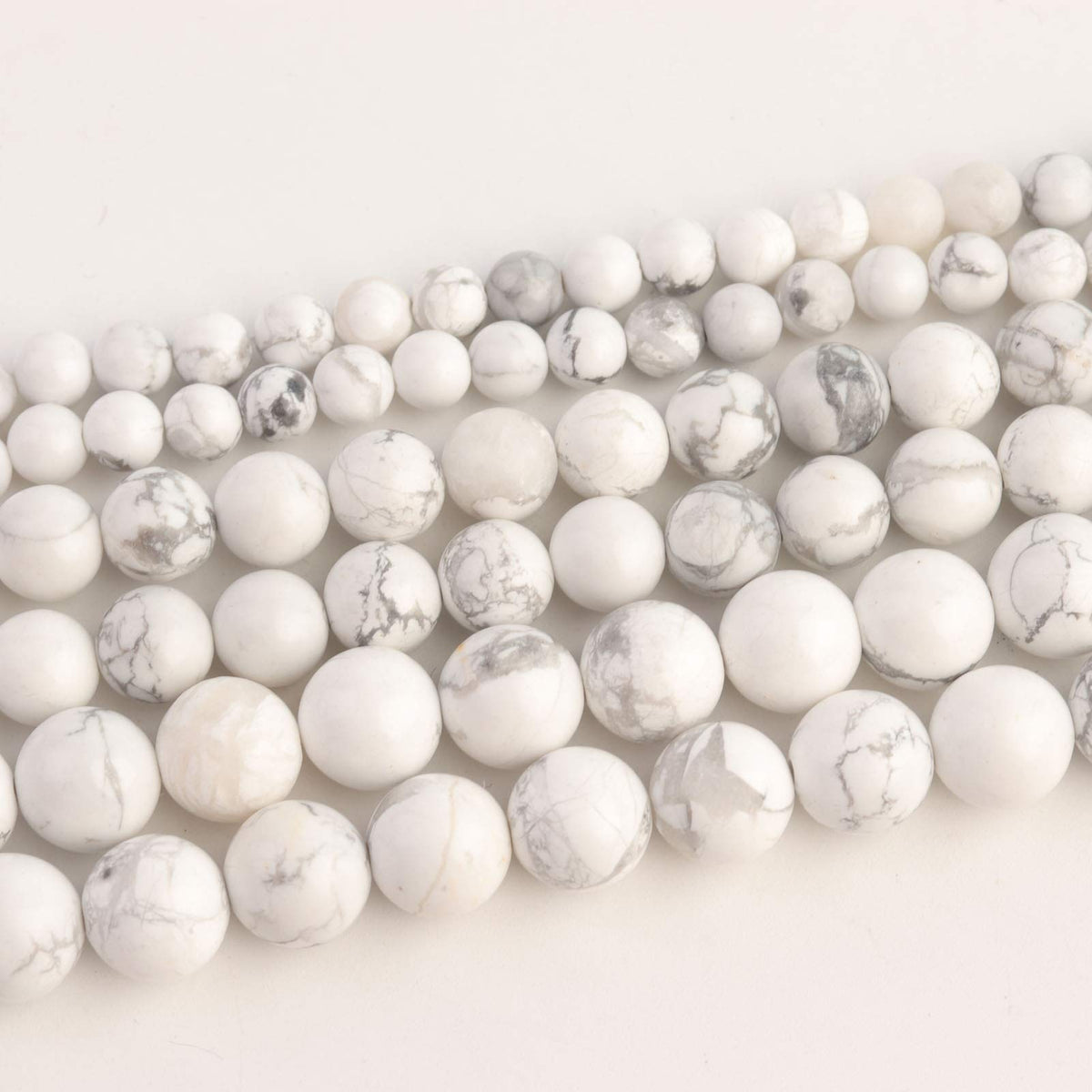 Filluck Natural Stone Beads 8mm White Howlite Turquoises Polished Round Smooth Gemstone Beads for Jewelry Making 15 Inch(White Howlite Turquoises,8mm)