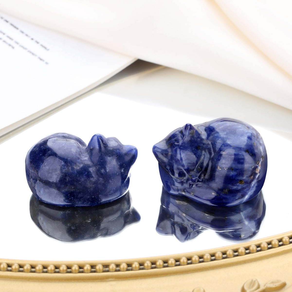 QINJIEJIE Blue Sodalite Cat Decor Healing Crystal Figurine Blue Cat Statue Polished Gemstones Cute Kitten Gifts Stocking Stuffers Home Office Desk Decor Cats Gifts for Cat Lovers Women Men