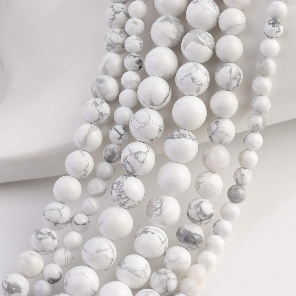 Filluck Natural Stone Beads 8mm White Howlite Turquoises Polished Round Smooth Gemstone Beads for Jewelry Making 15 Inch(White Howlite Turquoises,8mm)