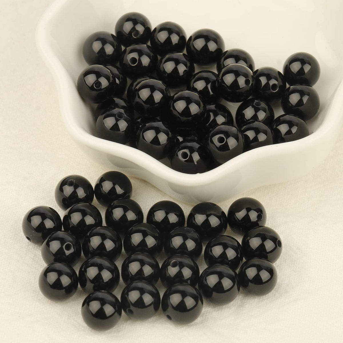 NITOPUPU 100Pcs 10mm Natural Smooth Black Agate Beads Round Loose Gemstone Stone Beads for Jewerly Making with Crystal Stretch Cord