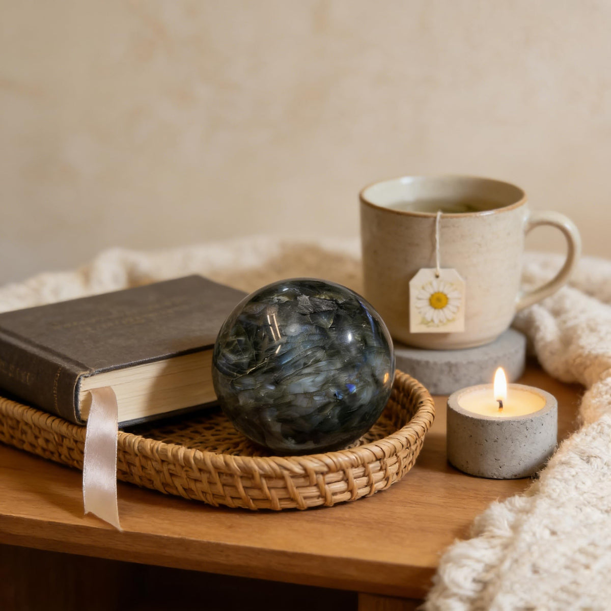 AierCrystal Natural Stone Crystal Sphere Feng Shui Home Decoration Ball Positive Energy Scrying Orb for Meditation Tool for Spiritual Space Purification Globe Diameter 5-6cm Labradorite Sphere