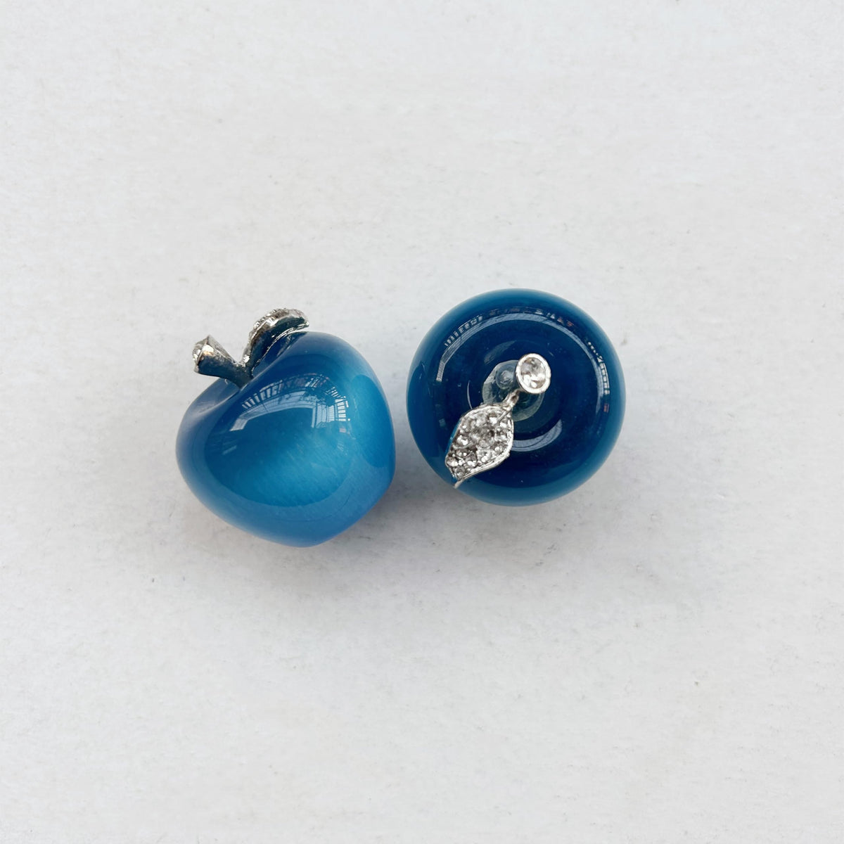 Sunshcat Blue Cat's Eye Stone 1.18 Inchs Apple Crystal and Healing Stone Statues,Room Decoration Christmas Decorations Thanksgiving Gifts Office Gifts Collectibles