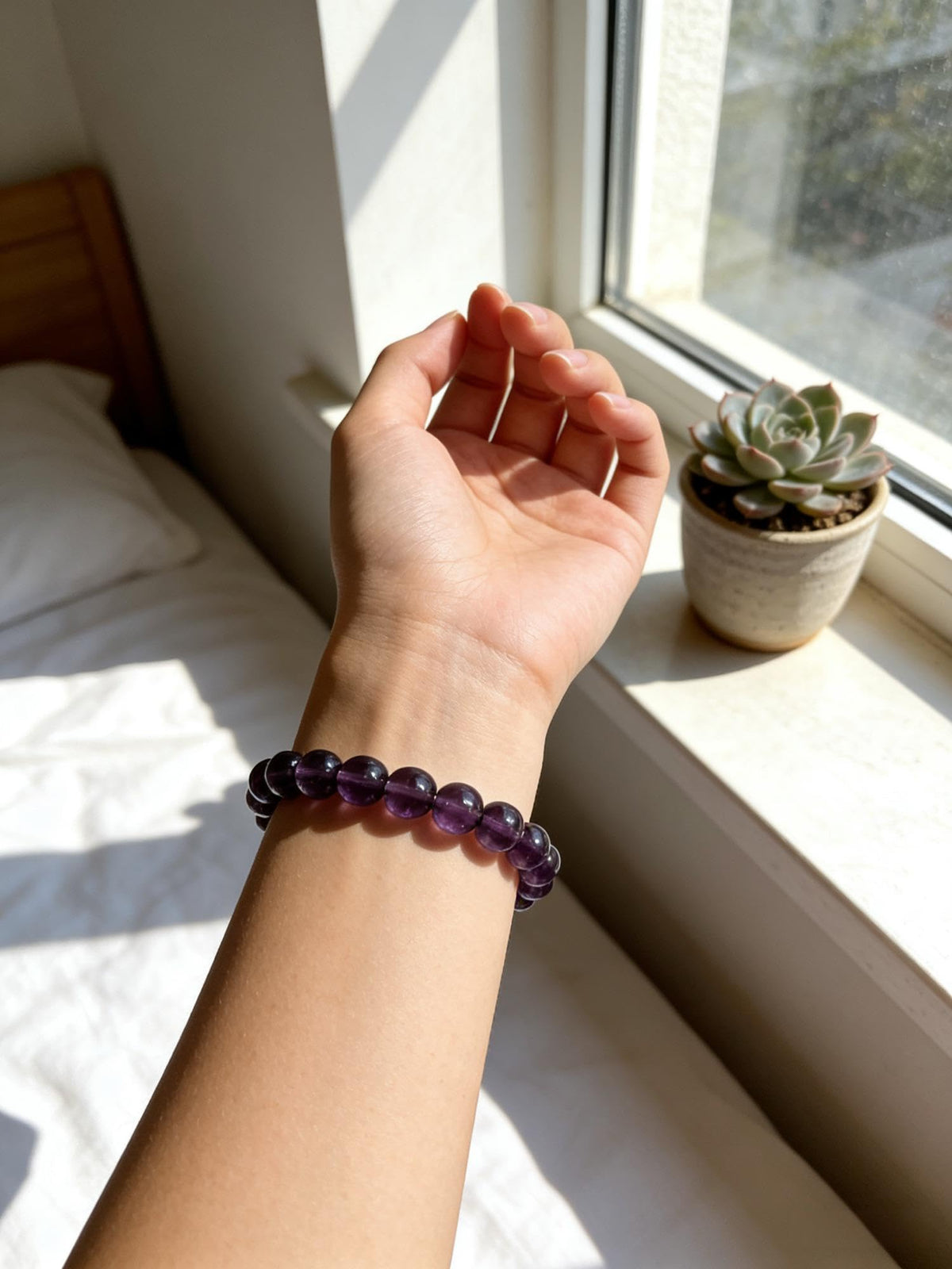IETWIPNO Stretch Crystal Bracelet for Women,Elastic Beaded Bracelets Set of 1,Multicolor Healing Stone Adjustable Bangle,Gift for Her (8MM Round Purple)