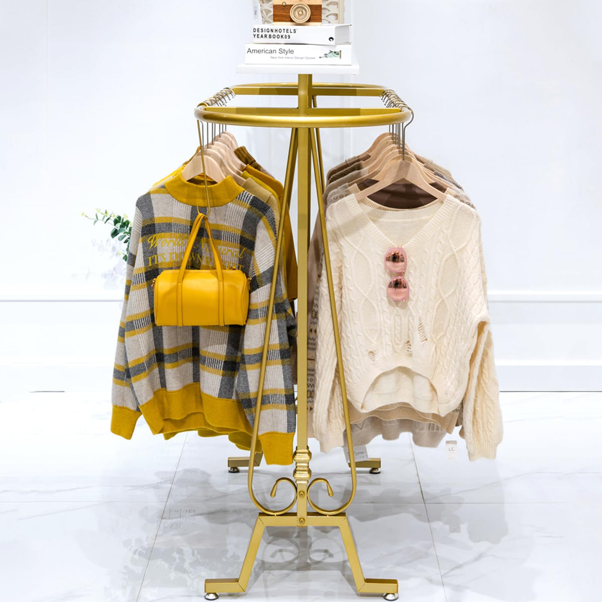 SPTZQURY Round Clothing Rack, Commercial Floor Standing Clothes Hanging Rack, Oval Iron Clothing Hanging Rack, for Bedrooms Hanging Apparel, Boutiques Display, Laundry Room (Gold)