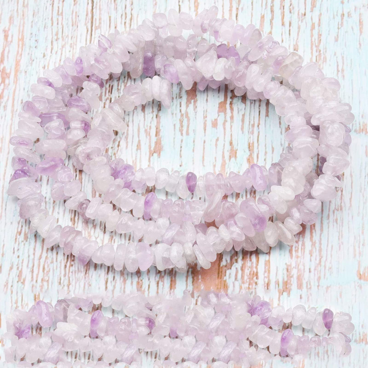 500 pcs Natural Chip Stone Beads, Pale Amethyst 5-8 mm Irregular Gemstones Healing Crystal Loose Bead for Jewelry Making Bracelet Crafting