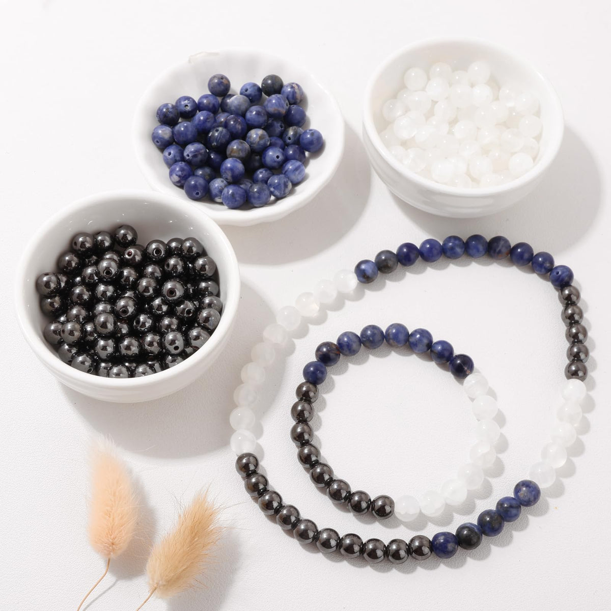 Risyfjew 50PCS 8mm Natural Sodalite Beads Gemstone Round Loose Beads for Jewelry Making Chakra Crystal Stone Beads for Bracelets Necklace Earrings Making Supplies (50pcs/Strand)