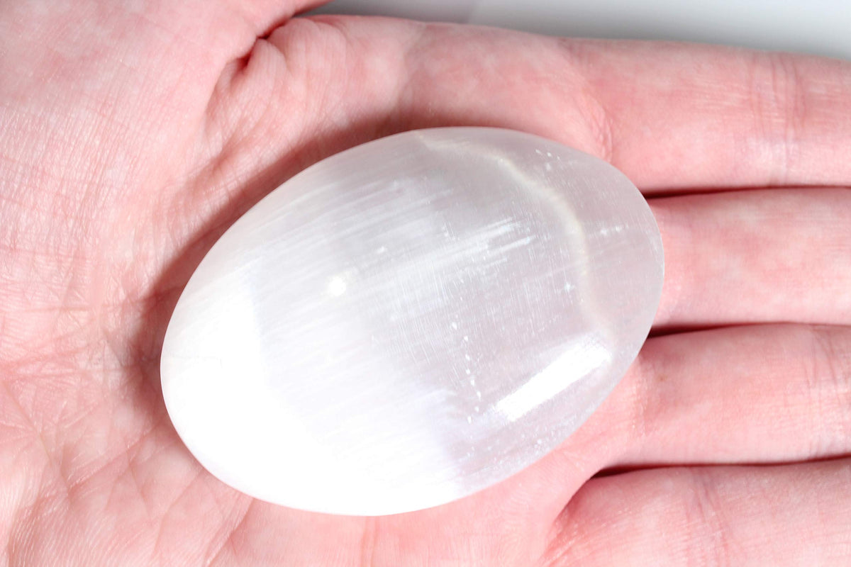 MINERALUNIVERSE Natural White Selenite Palm Stone - Healing Crystal - Large Crystal Selenite Spiritual Healing Massage Stone