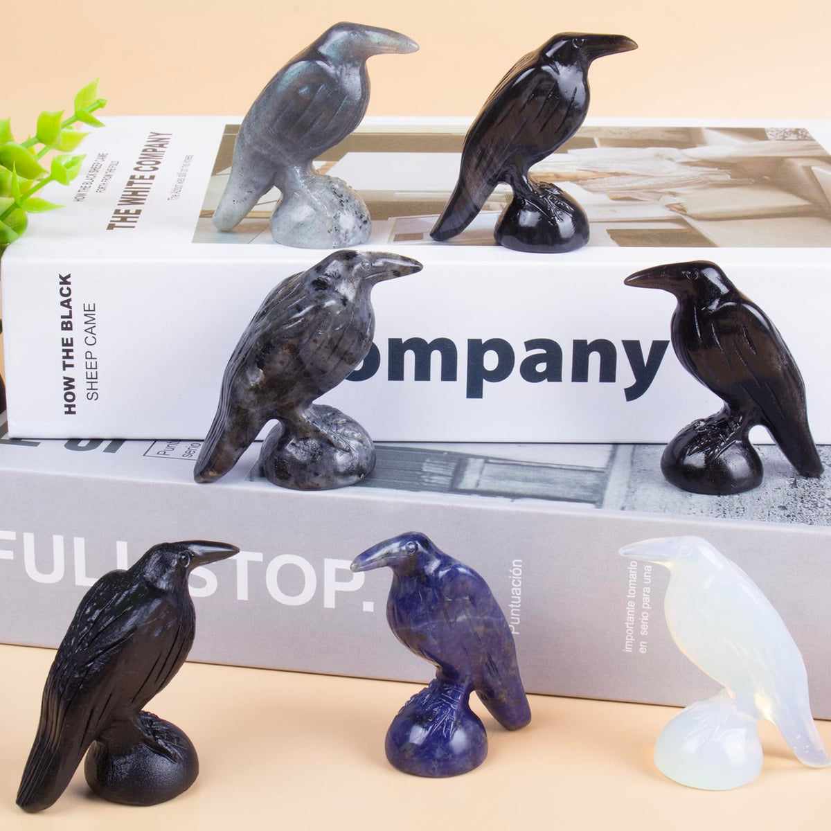 QLRSUXN Natural Black Obsidian Raven Figurines,2 Inch Healing Crystal Animal Statues,Lucky Guardian Pocket Crow Figurines as Women’s Gifts,Raven Statues for Office Home Decor and Ornament.