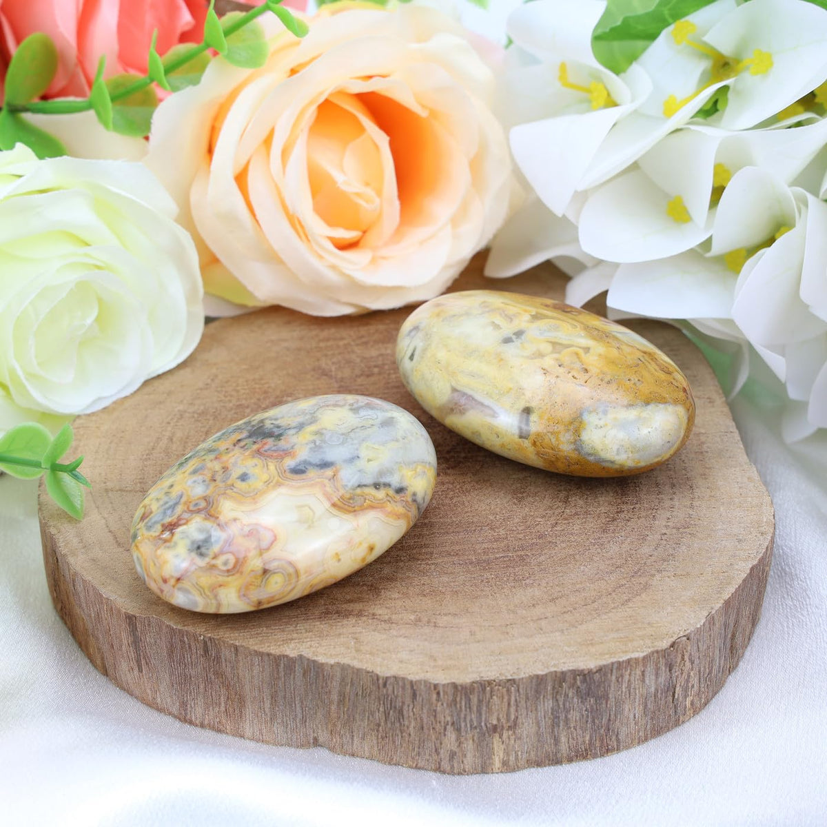MAIBAOTA 2.4" Large Crazy Lace Agate Crystal Stone Polished Palm Stone Healing Crystals 0.7" Thick Natural Reiki Gemstone Worry Stone Energy Balancing Anxiety Stress Relief Meditation 1 Pc