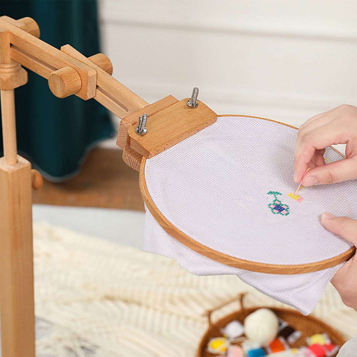 Embroidery Hoop Floor Stand,Adjustable Cross Stitch Embroidery Frame,with 13.5cm+14cm+17cm Hoops Rings,Hoop Holder Stand for Hand Work and Needlepoint Craft