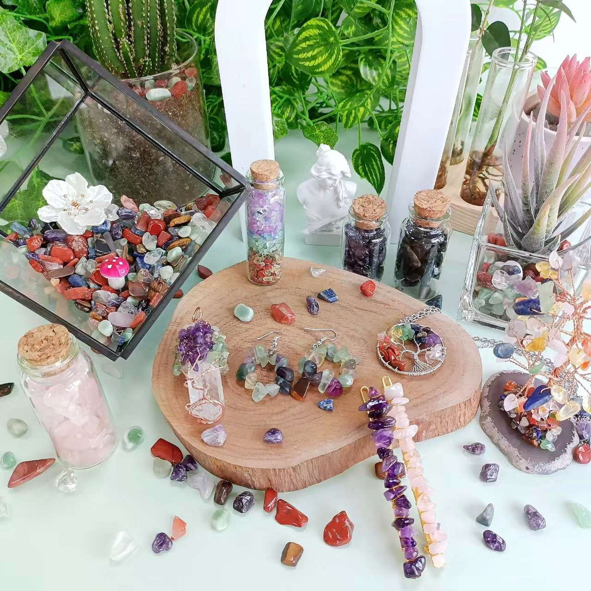 LAIDANLA Obsidian Crushed Stone Crystal Chips Bulk Natural Gemstones Healing Reiki Crystals Mini Quartz Vase Filler Aquarium Gravel 100g