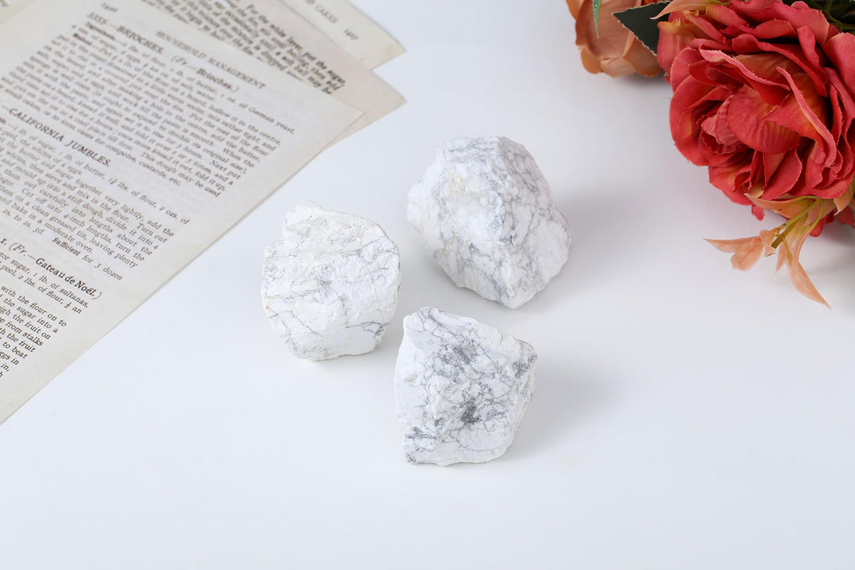 XIANNVXI Howlite 1.8-2.2" Large Raw Crystals and Healing Stones Natural Rough Crystal Rocks for Decor Gifts Tumbling Cabbing Polishing Fountain Rocks 1PCS