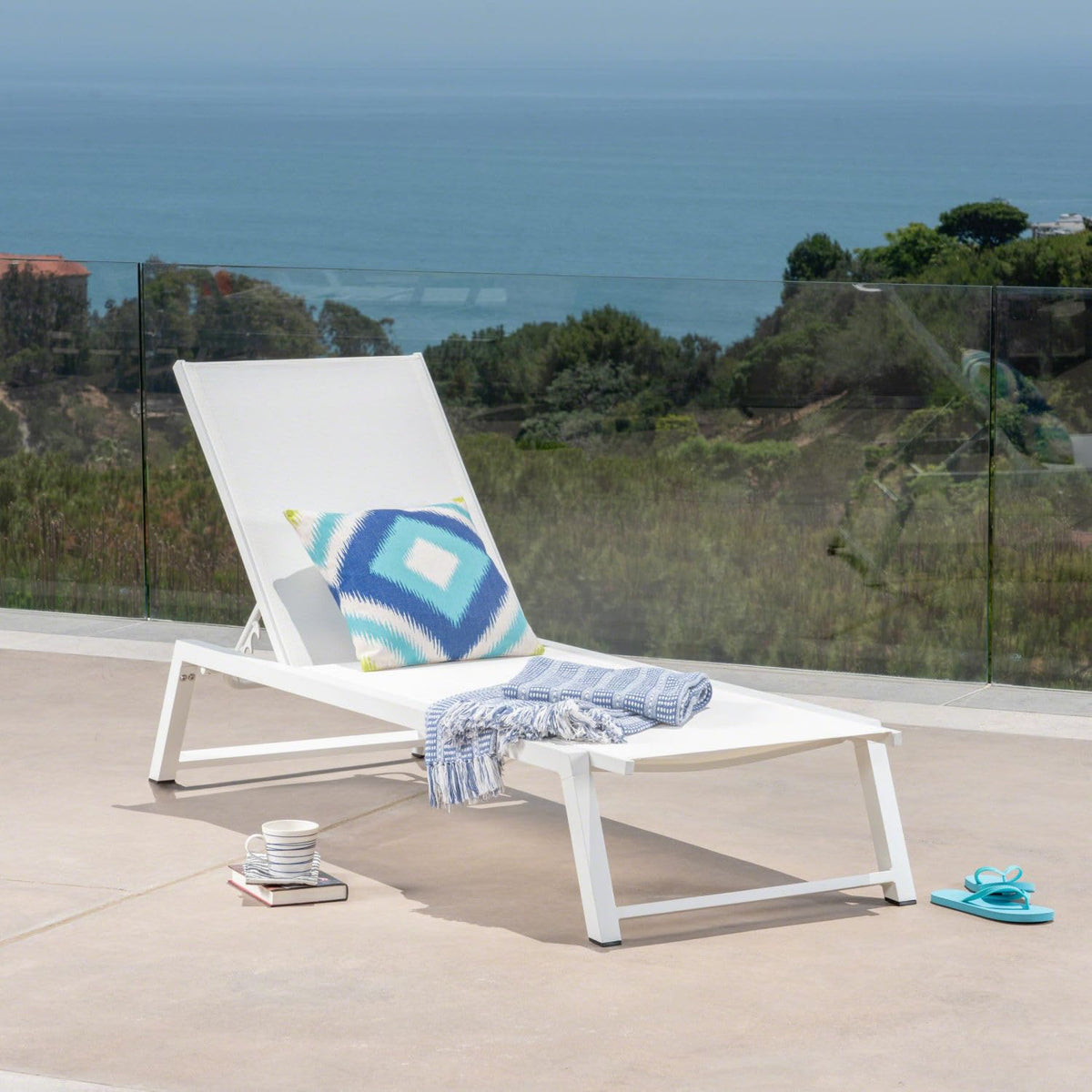 Chaise Lounge