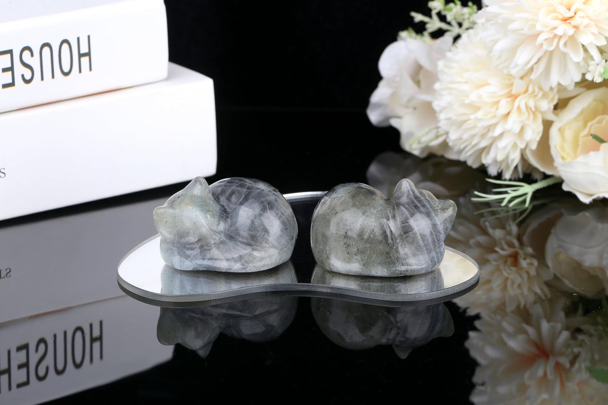 YATOJUZI 2" Cat Decor Figurines White Labradorite Crystals Sleeping Cats Decor Hand Carved Cute Crystal Animal Statues Decors Room Home Office Desk Decorations Cat Gifts for Women