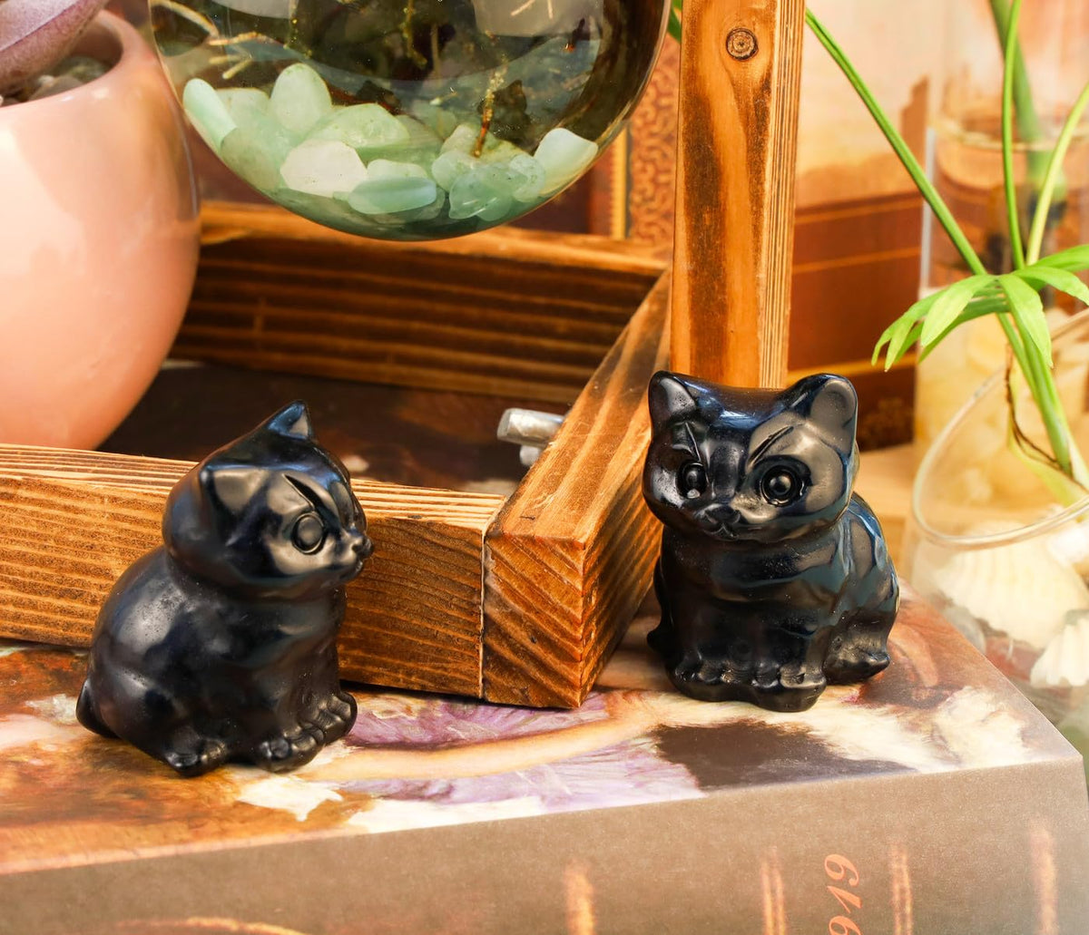 DUQGUHO Black Cat Decor Obsidian Cat Crystal Figurines Mom Crystals Gifts for Cat Lovers Men Women Lucky Cute Cat Statue Loss of Cat Sympathy Gift Mothers Cute Decoration