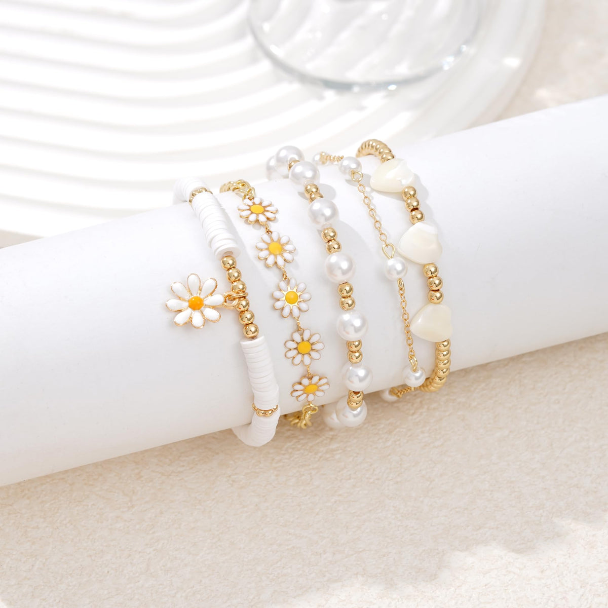 RISHEGAE White Daisy Bracelets for Women Stackable Gold Beads Bracelet Friendship Boho Summer Beach Heart Bracelets Stretch Heishi Beaded Jewelry Set