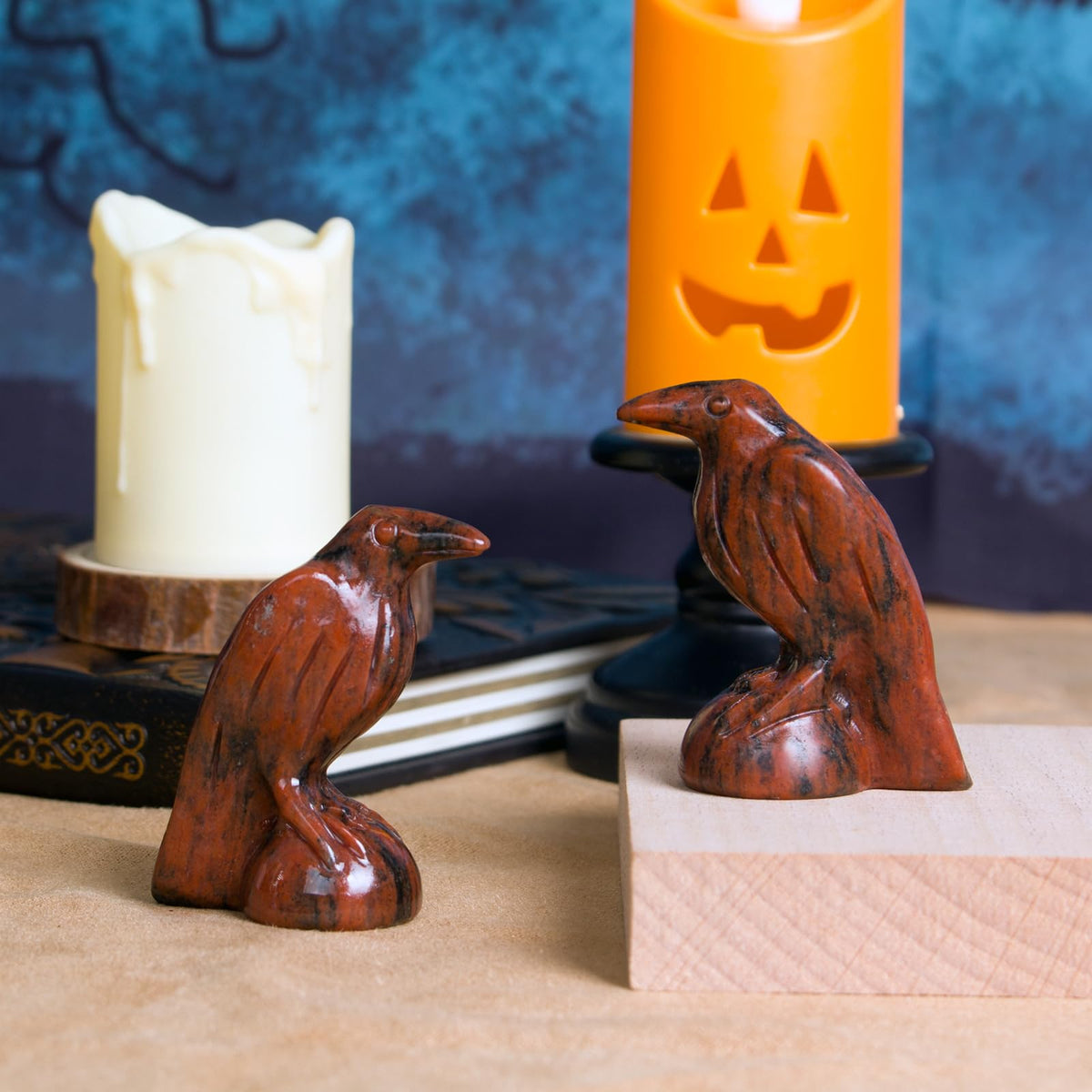 Hguxmcu Natural Red Sesame Stone Raven Statue,2 Inch Mystical Crow Sculpture Gothic Home Decor,Spiritual Totem Art Healing Crystal Figurine Witchy Altar Decor Dark Academia Collectible