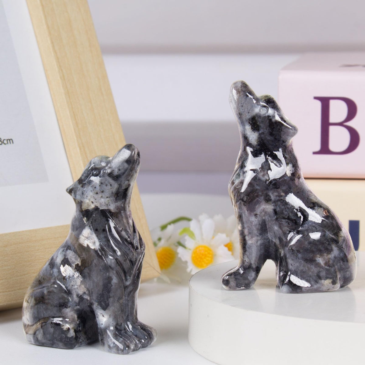 Hguxmcu Shimmer Stone Wolf Figurine,Crystal Carved Statue for Home Office Desk Decor,Hand Carved 1.8 Inch Healing Crystal,Spirit Animal Gift for Wolf Lovers,Good Luck Feng Shui Protection Totem
