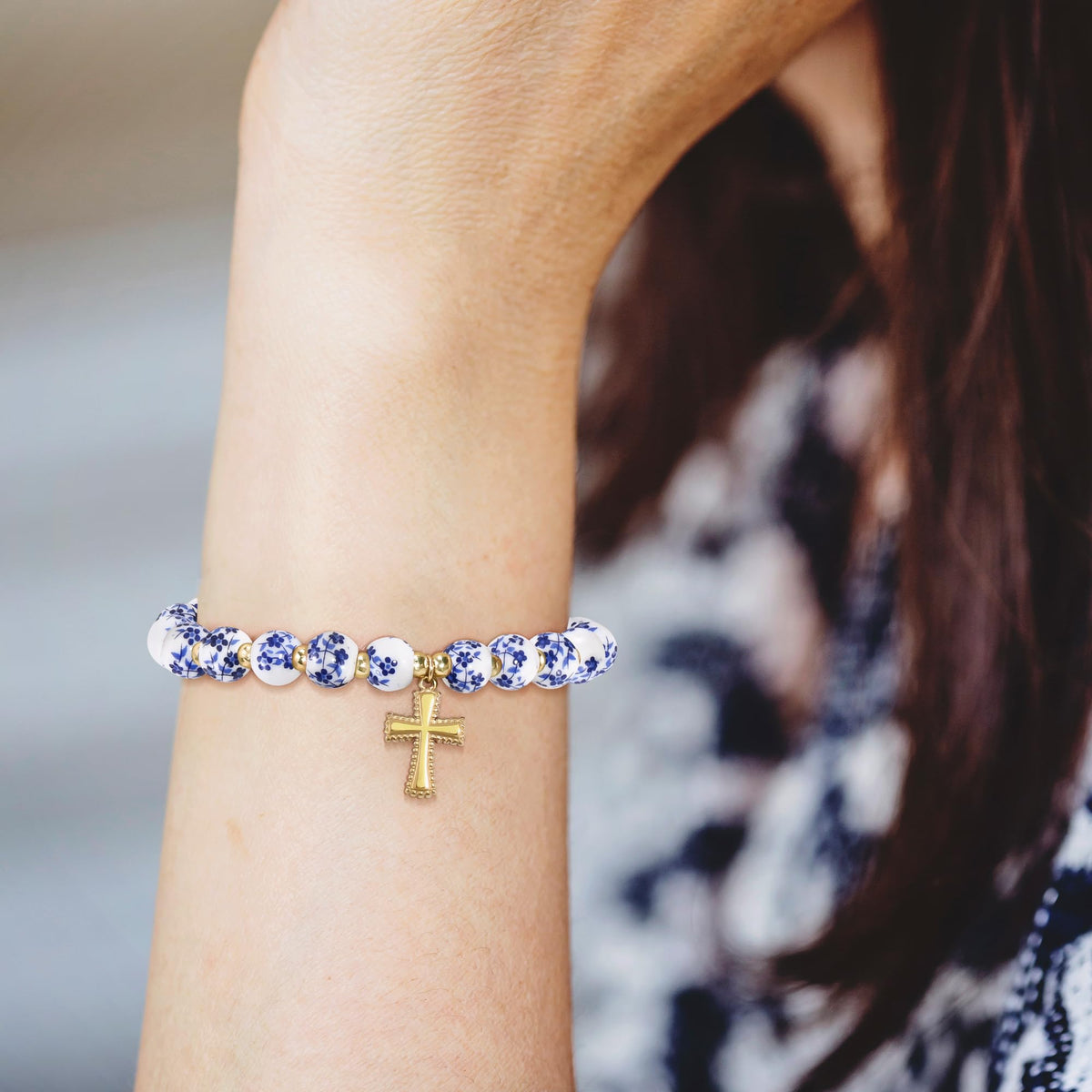 VIBILIA Cross Bracelets for Women, Cross Charm Vintage Jewelry, Flower Beaded Bracelet, Gold Handmade Stretch Jesus Baptism Romantic Christian Birthday Gifts for Women on Easter Mother's Day, Blue