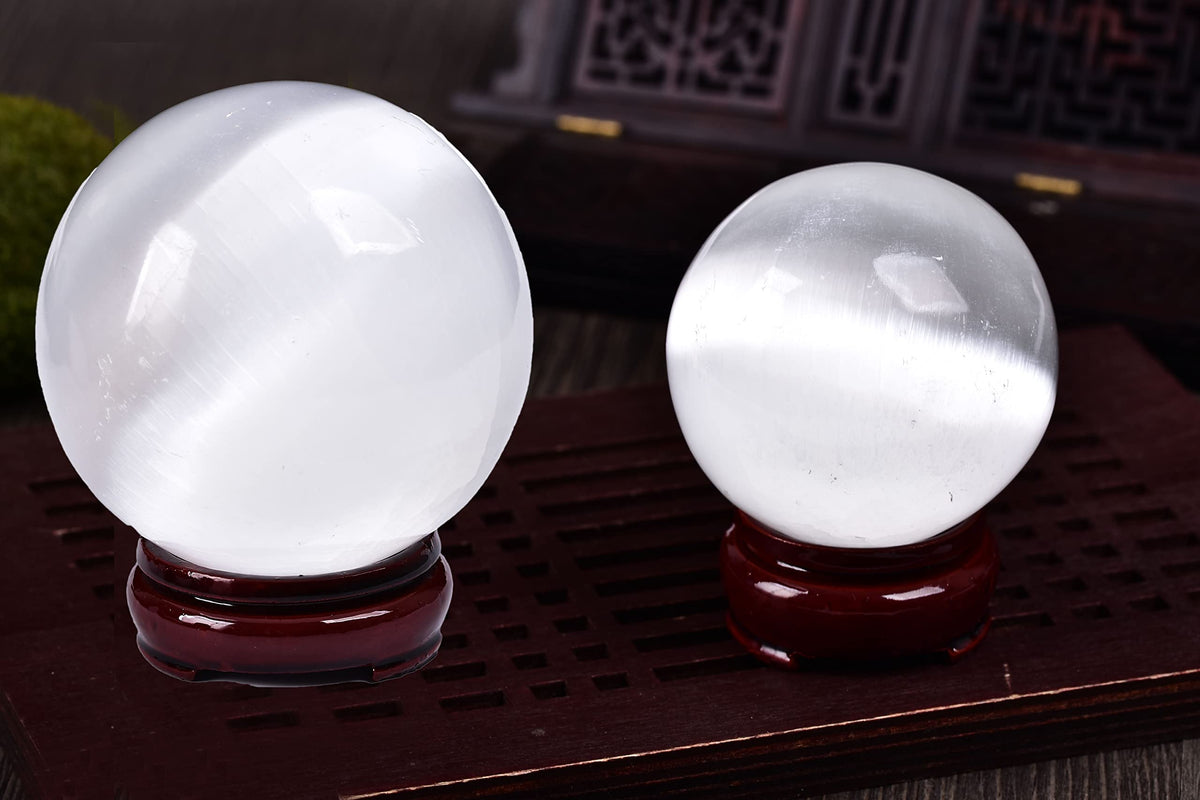 JIC Gem Selenite Crystal Ball with Wooden Stand Healing Crystal Sphere for Meditation, Home Decoration 2-2.3 Inch(50-60mm)